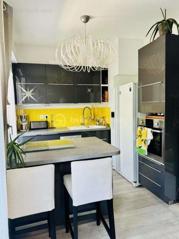 Appartement à L'HAY-LES-ROSES