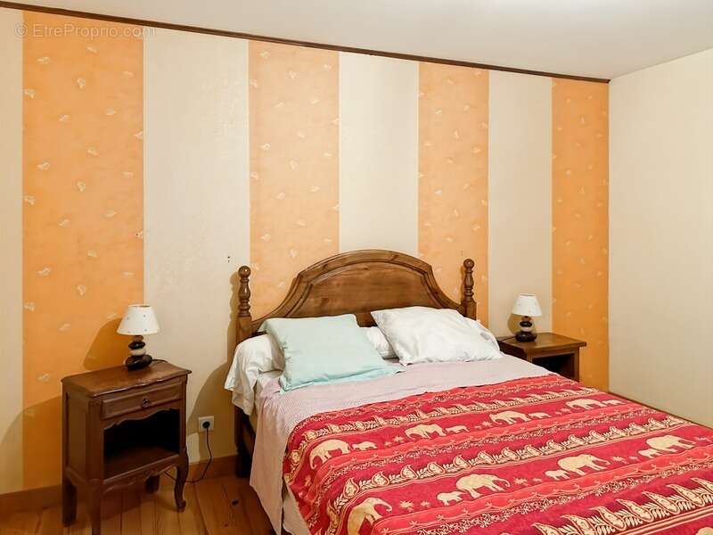 Immeuble de rapport - 580 m2 - RIGUEPEU - 4 logements avec jardin - photo 15