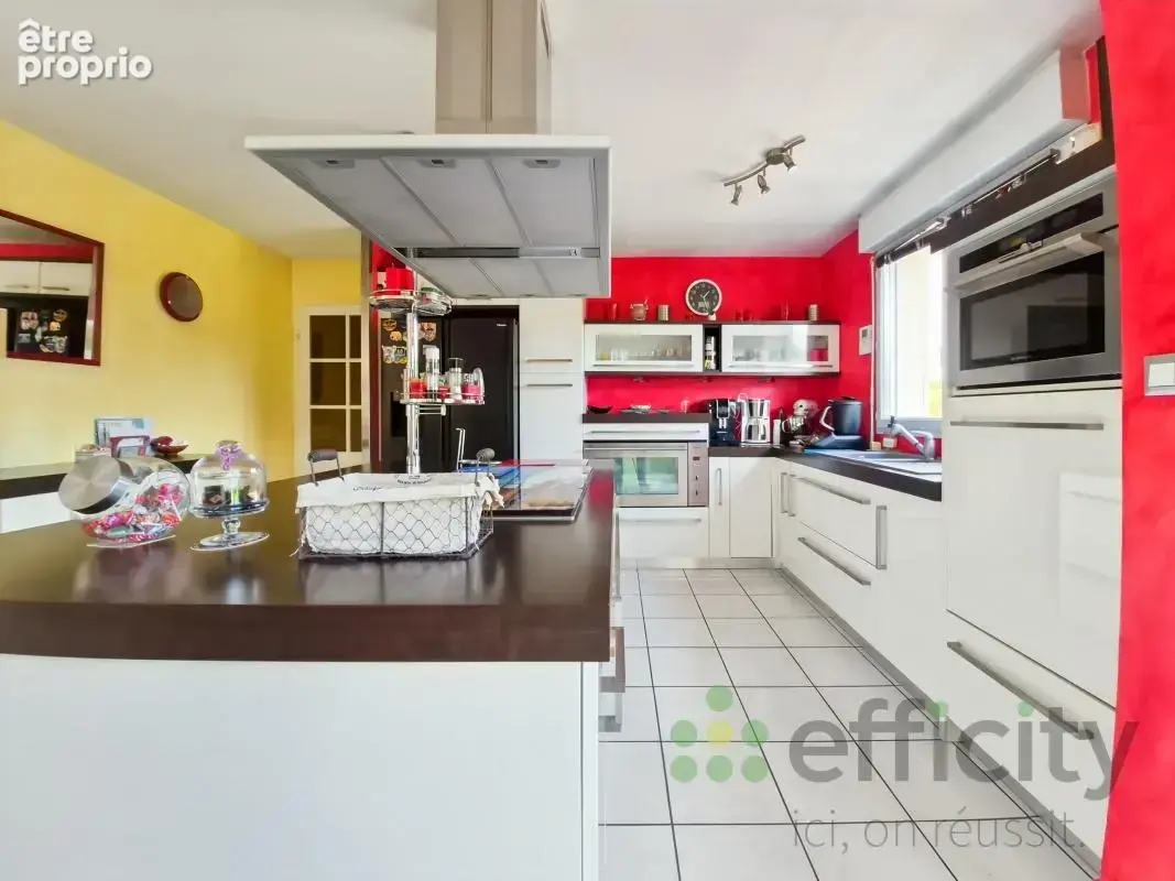Maison 10 pièces 287 m² à vendre à Guecelard (72230) - photo 6