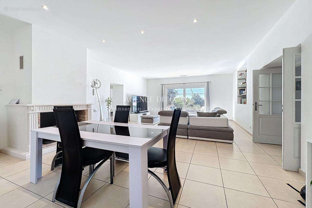 Maison à MOISSAC-BELLEVUE