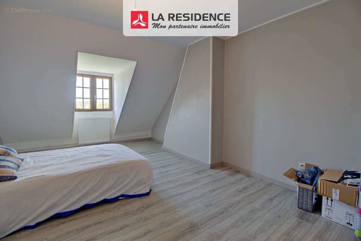 Maison à COURCELLES-SUR-SEINE