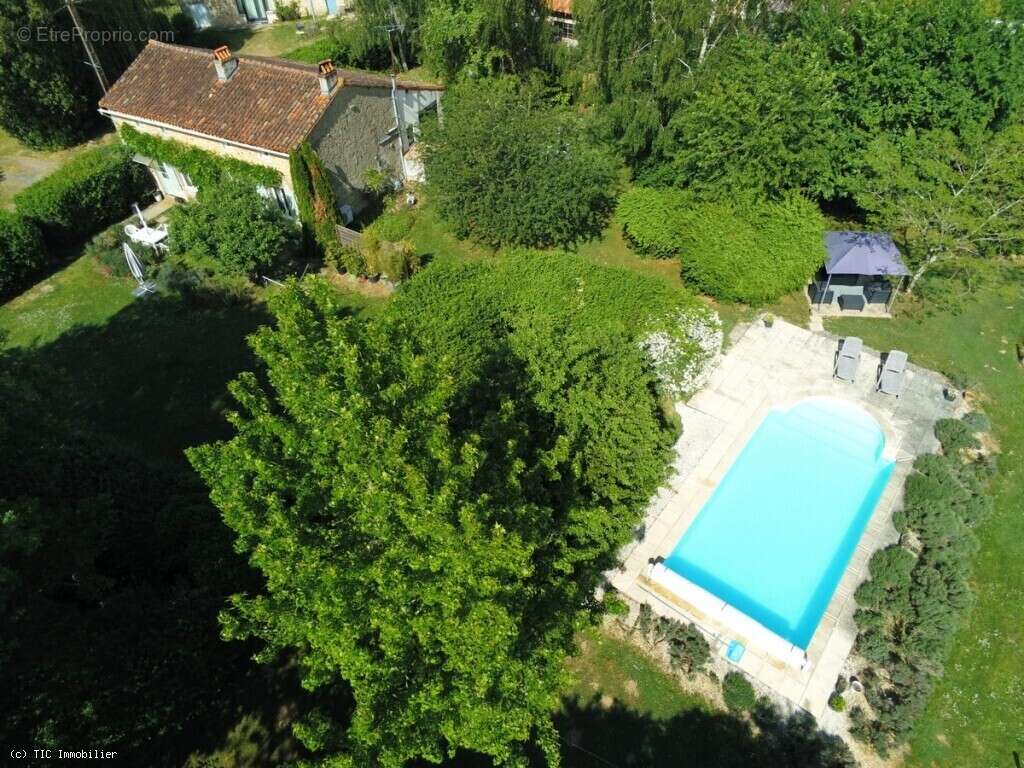 Maison à NANTEUIL-EN-VALLEE