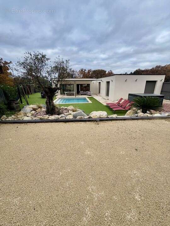 Maison à ROCHEFORT-DU-GARD