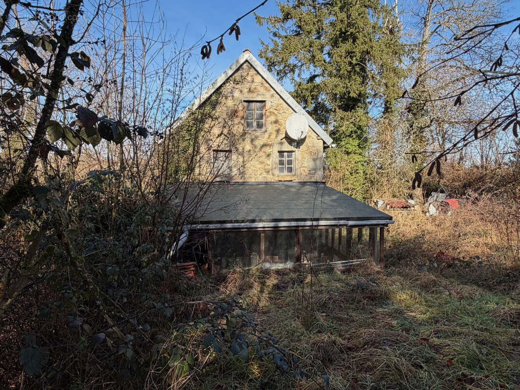 Maison à SAINT-JULIEN-LA-GENESTE