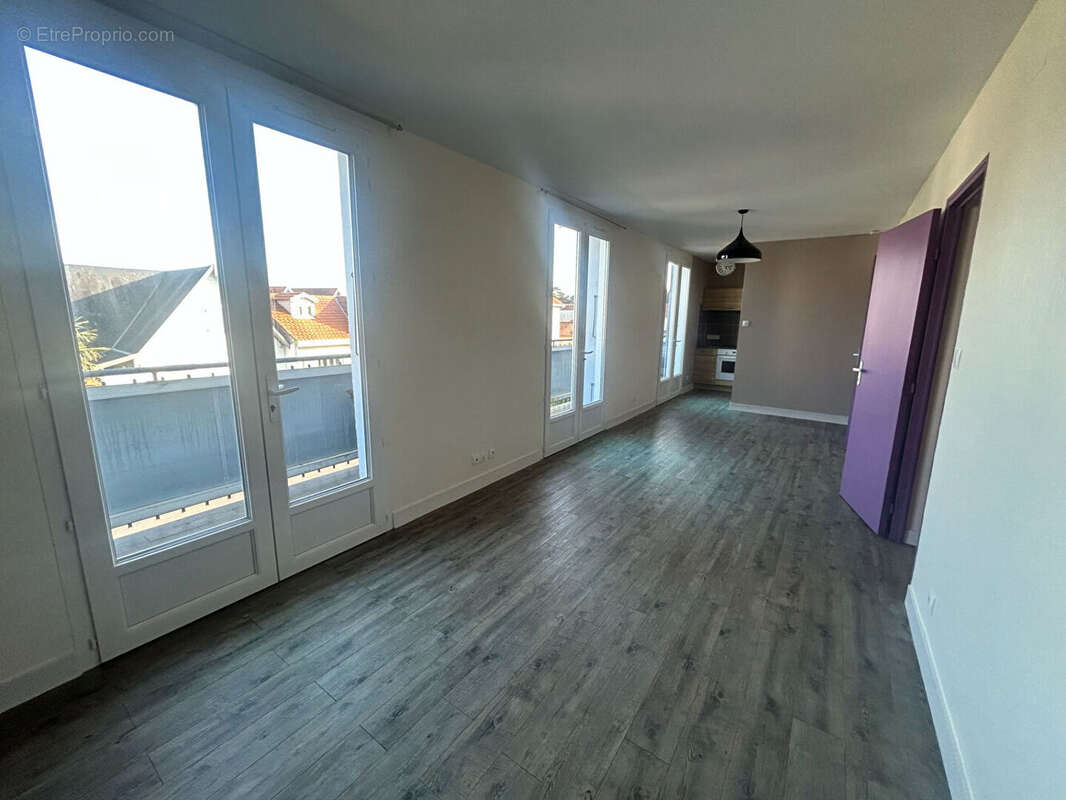 Appartement à FOURAS
