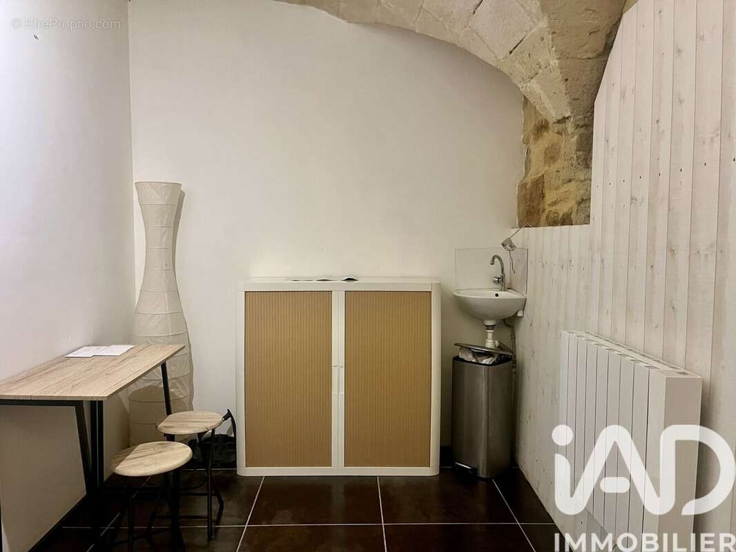 Photo 9 - Commerce à UZES