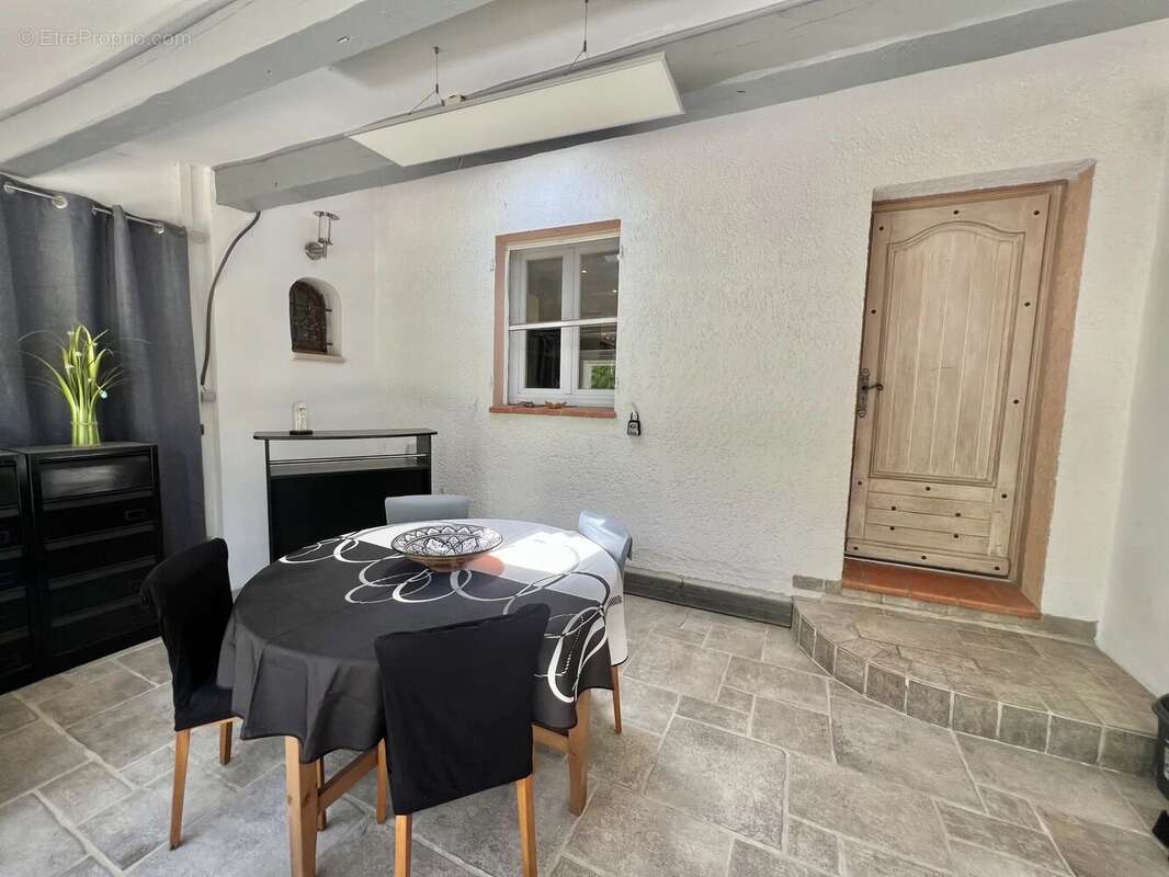 Maison à SAINT-MAXIMIN-LA-SAINTE-BAUME