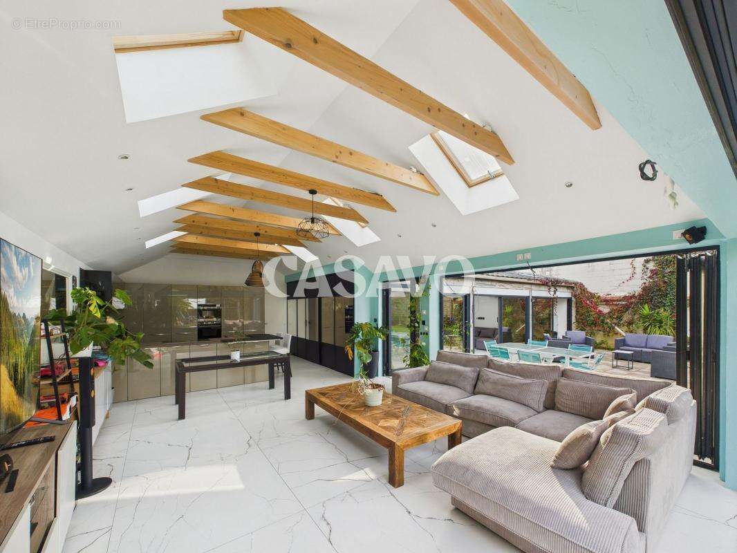 Maison à SAINT-MAUR-DES-FOSSES