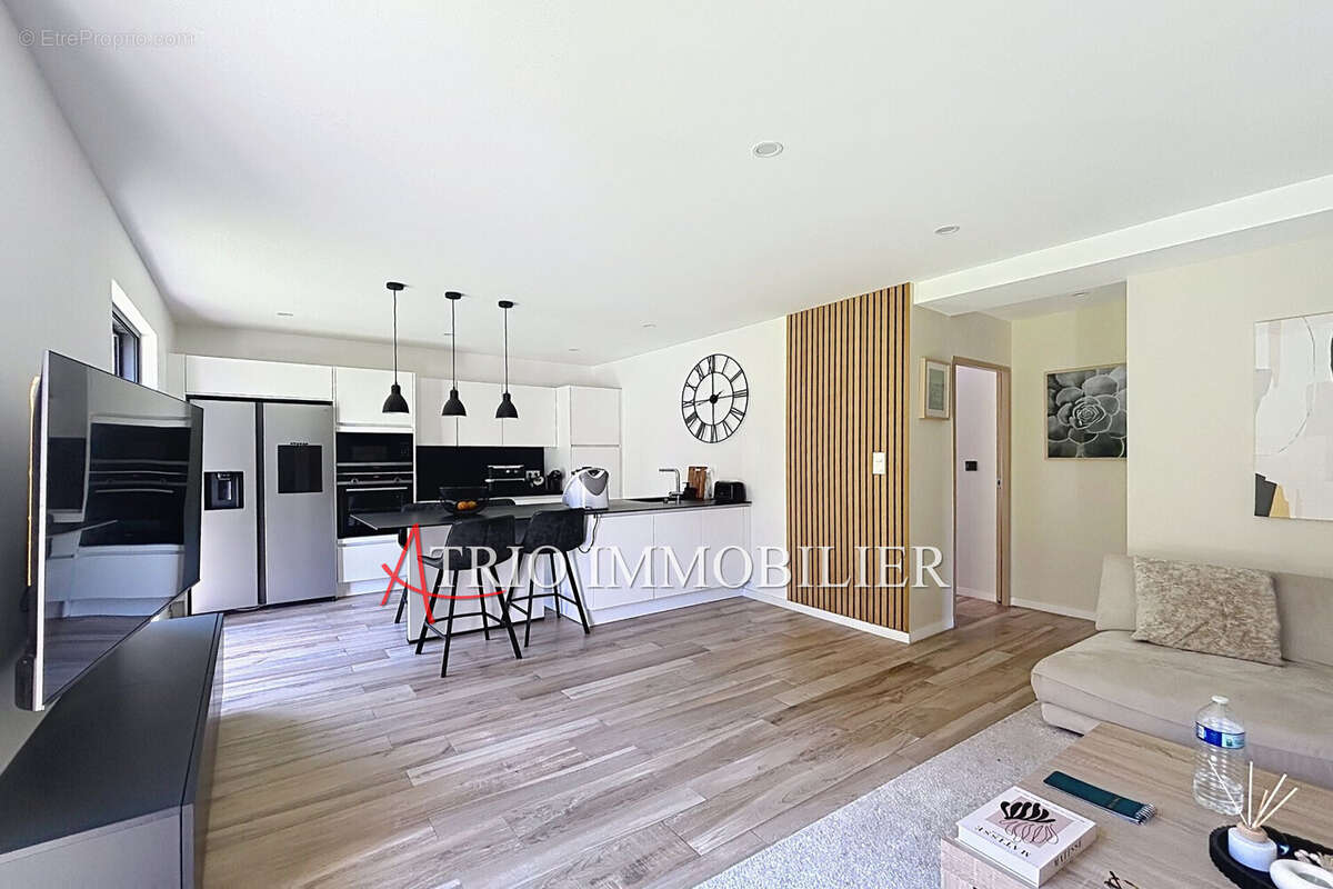 Maison 170 m² à Cagnes-Sur-Mer  - photo 2