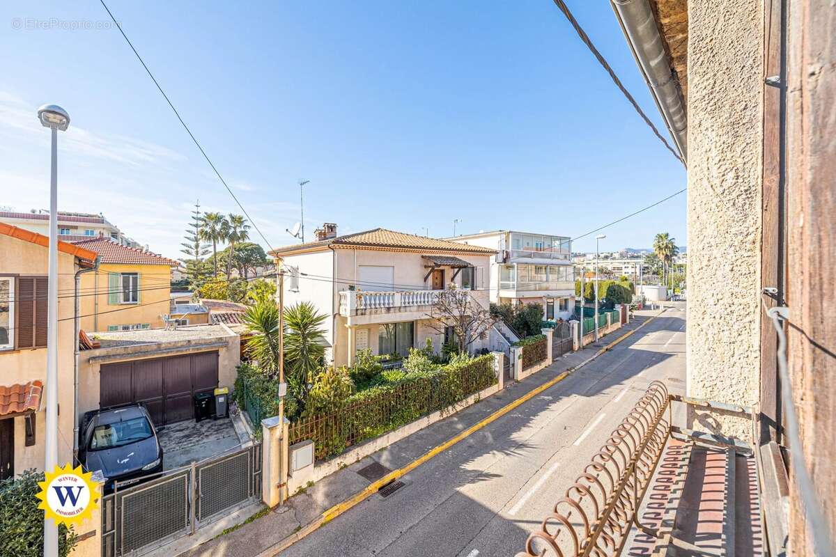 Appartement à SAINT-LAURENT-DU-VAR