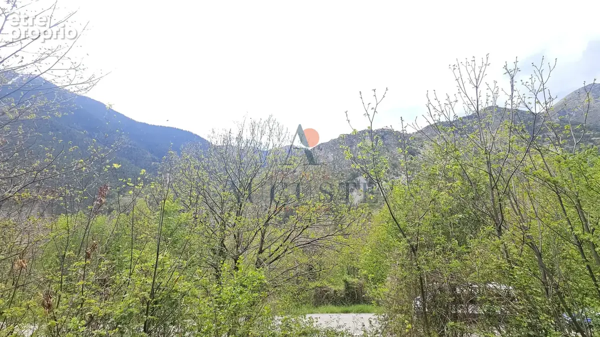 Terrain à SAINT-MARTIN-VESUBIE