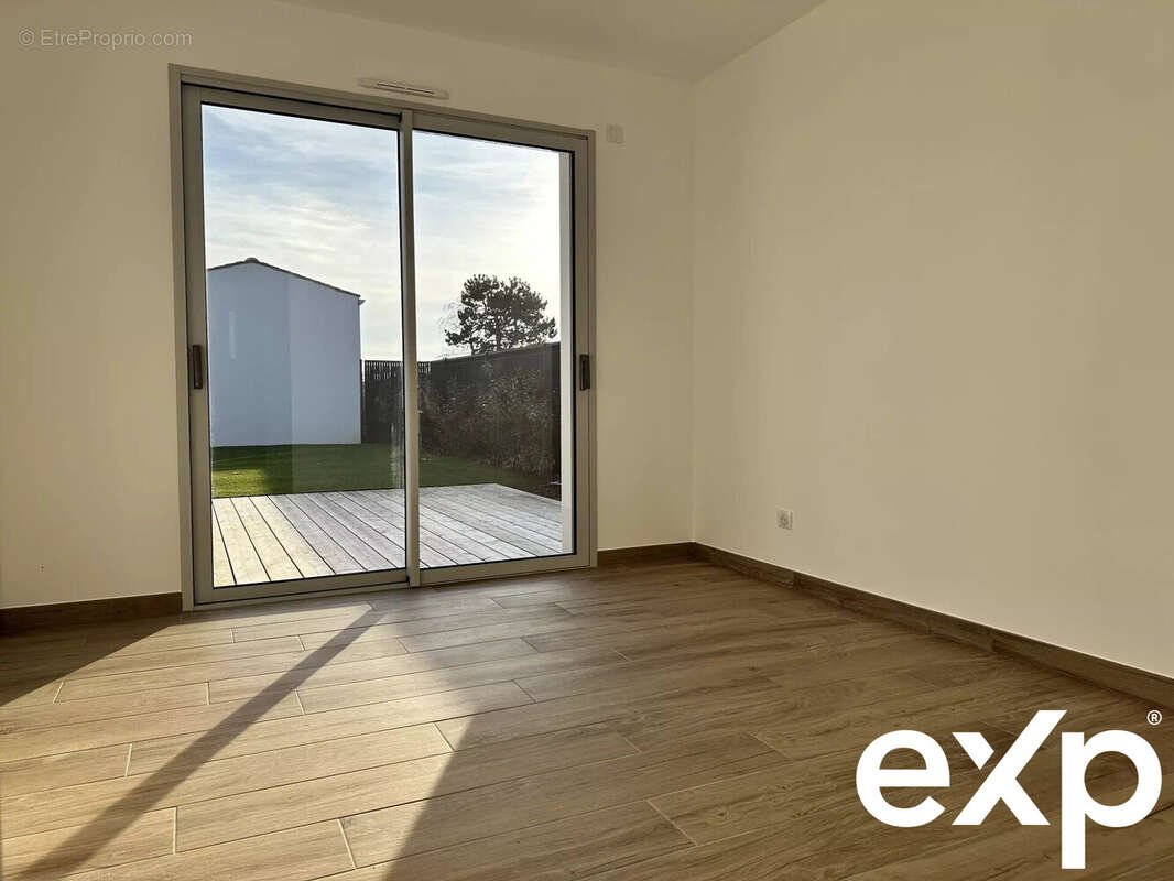 Maison à SAINTE-SOULLE