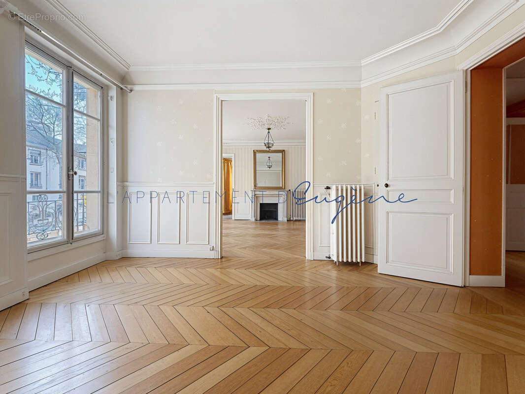 Appartement à PARIS-15E