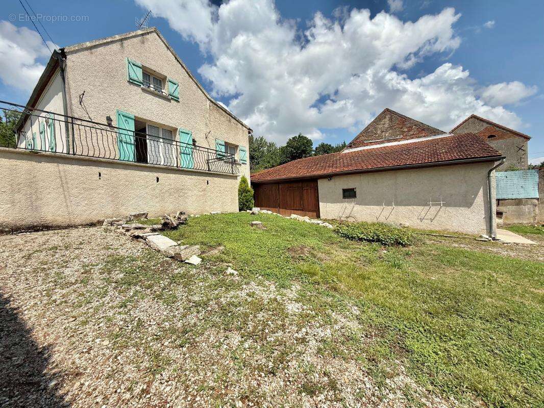 Maison à AUVILLARS-SUR-SAONE