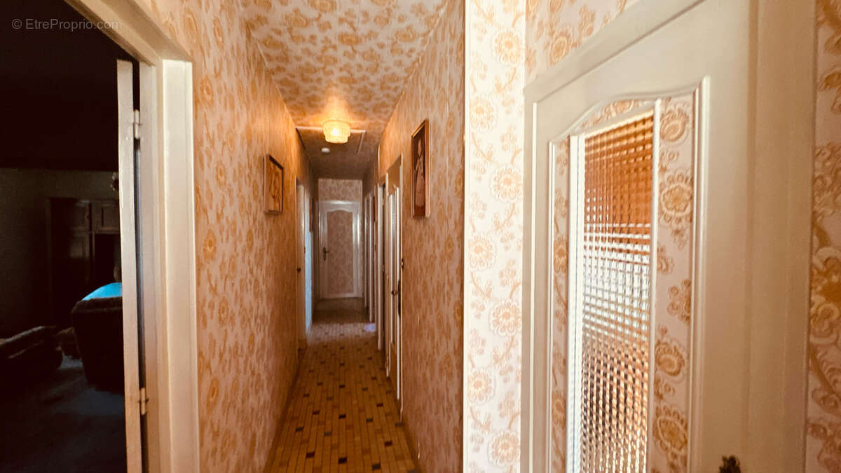 Maison à AVALLON