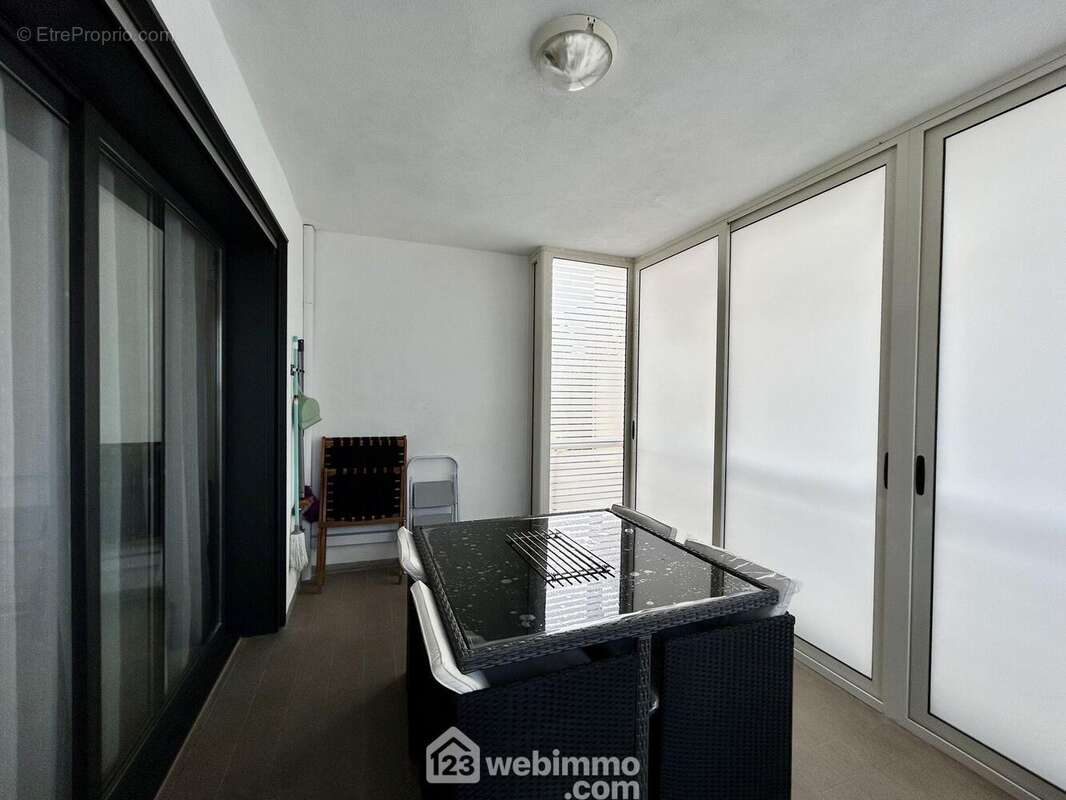 Terrasse fermée type loggia de 11 m2 - Appartement à PENTA-DI-CASINCA