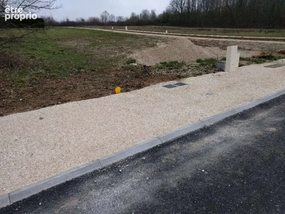 Terrain 1076 m² à Saint-Fargeau-Ponthierry  - photo 5