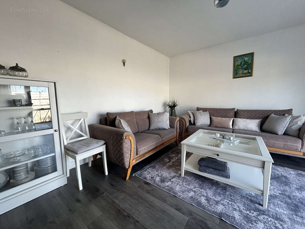 Pavillon familial avec sous-sol total, jardin clos et terrain constructible - photo 4