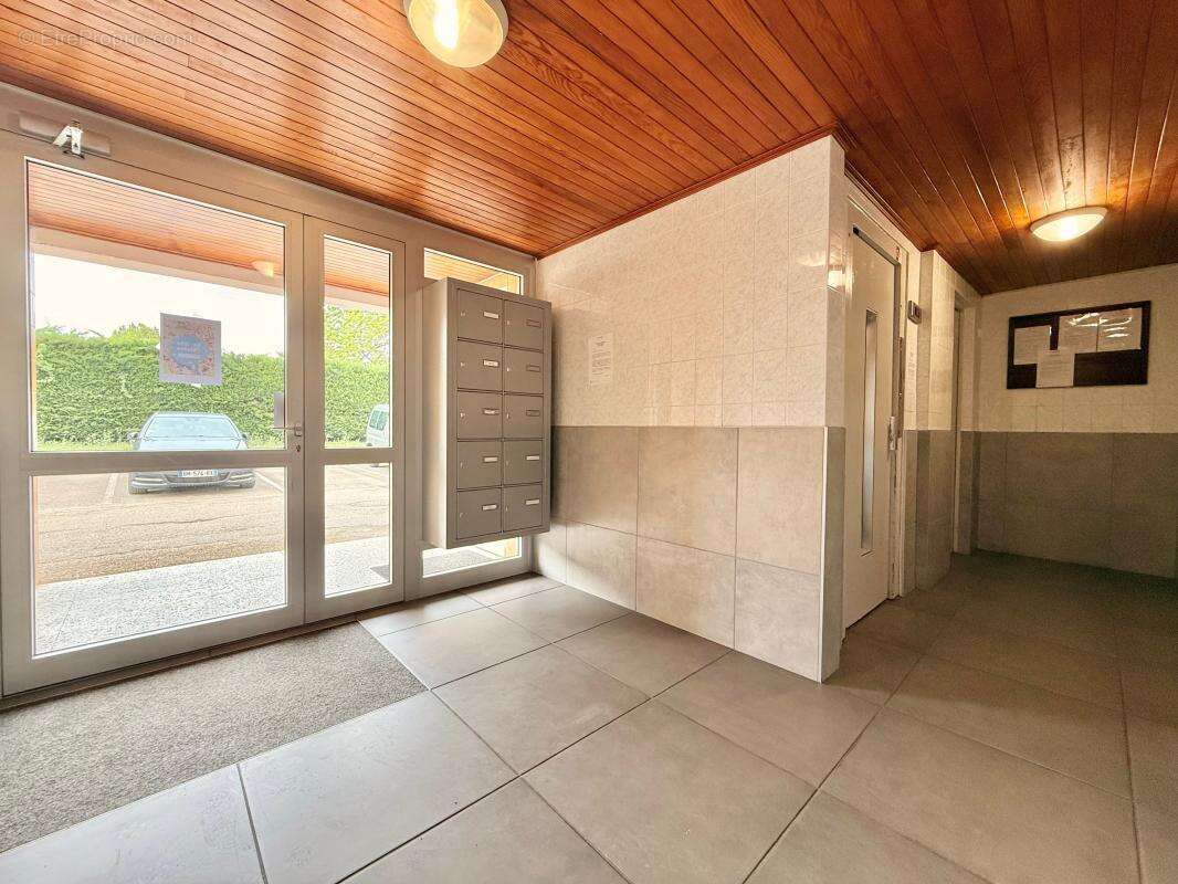 Appartement T4 - 2 chambres - balcon et parking privatif - photo 12