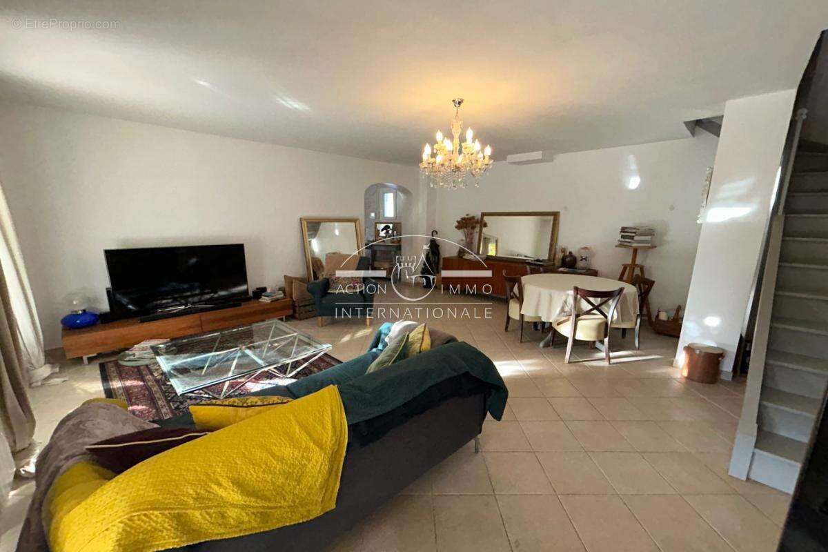 Maison à SAINT-MARTIN-DE-CRAU