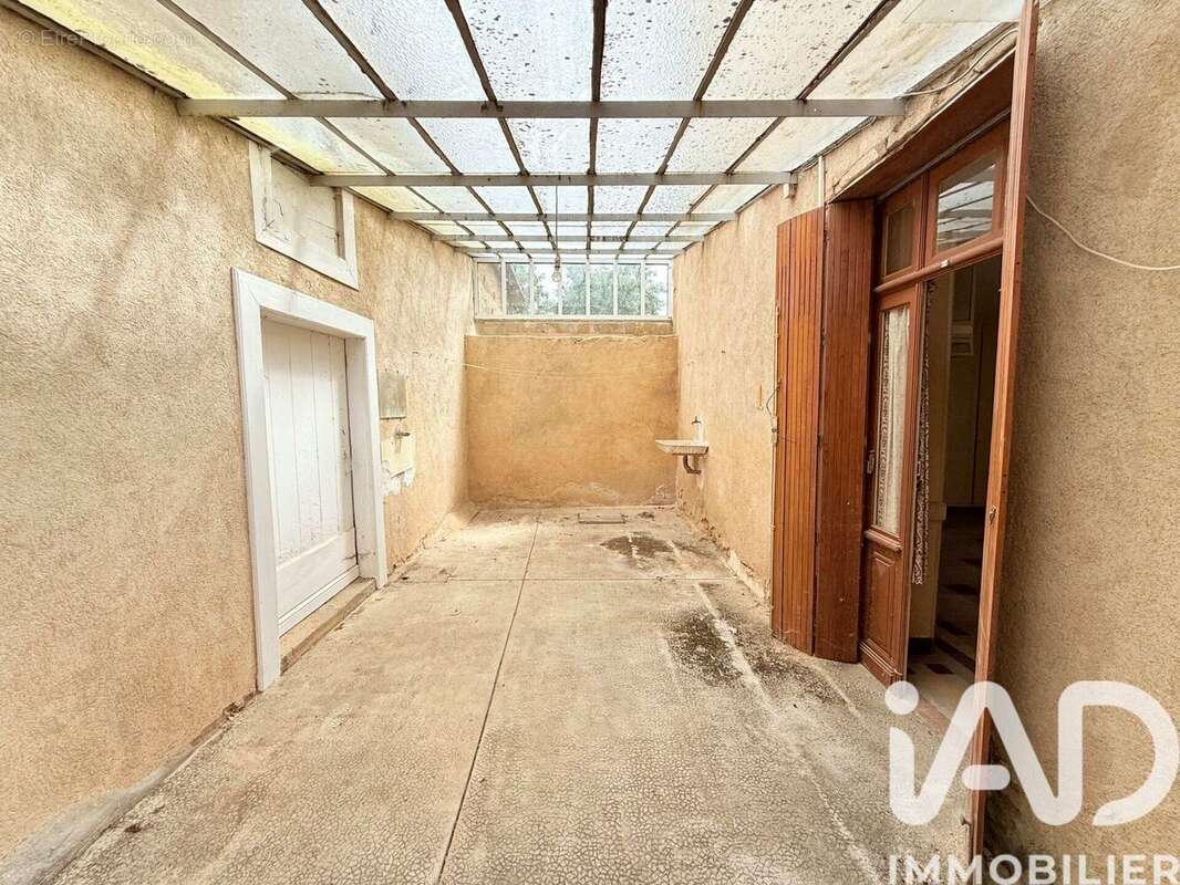 Maison 96 m² à Millac  - photo 3