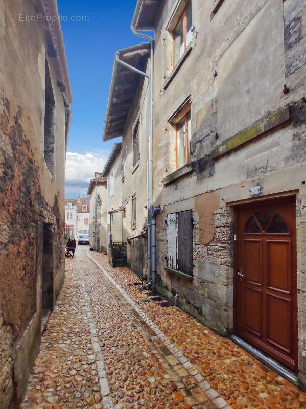 Appartement à SAINT-ASTIER