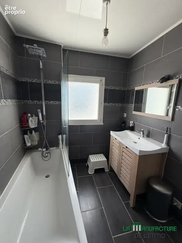 Maison de ville de 82 m2 avec terrasse et jardin de 126 m2 / le chambon-feugerolles-secteur Gaffard. - photo 10