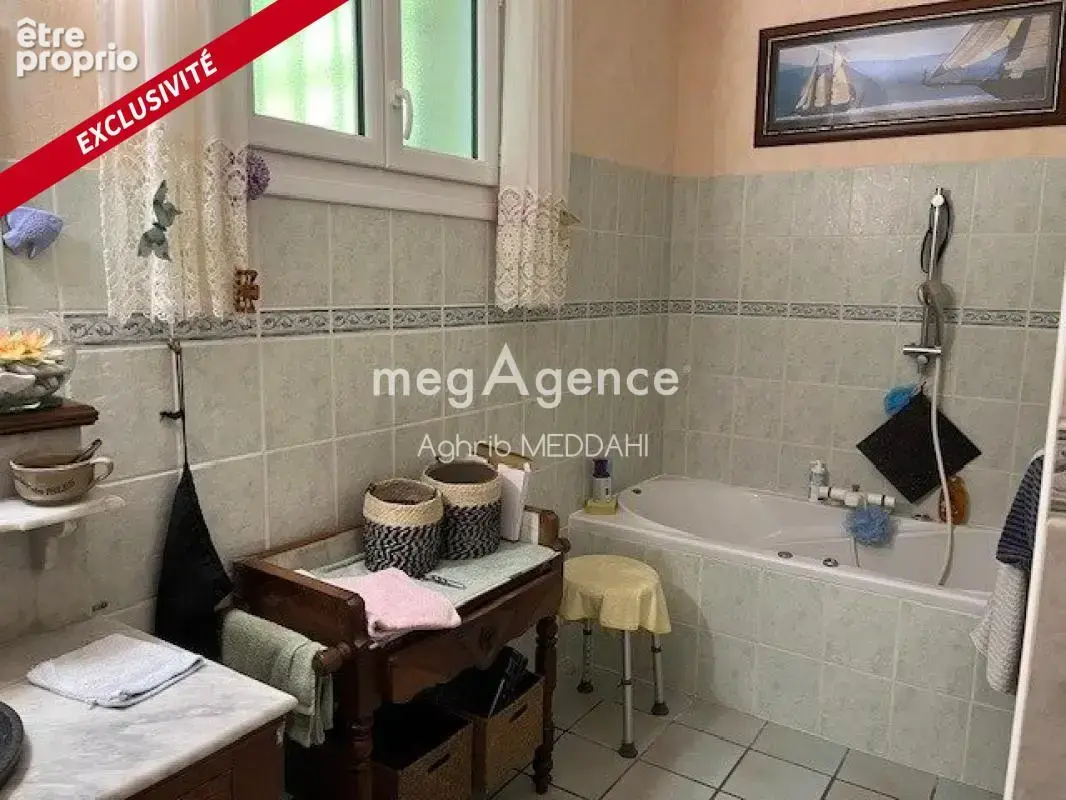 Saint-sulpice-de-royan – maison à rafraîchir sur 3 040 m² de terrain - photo 7