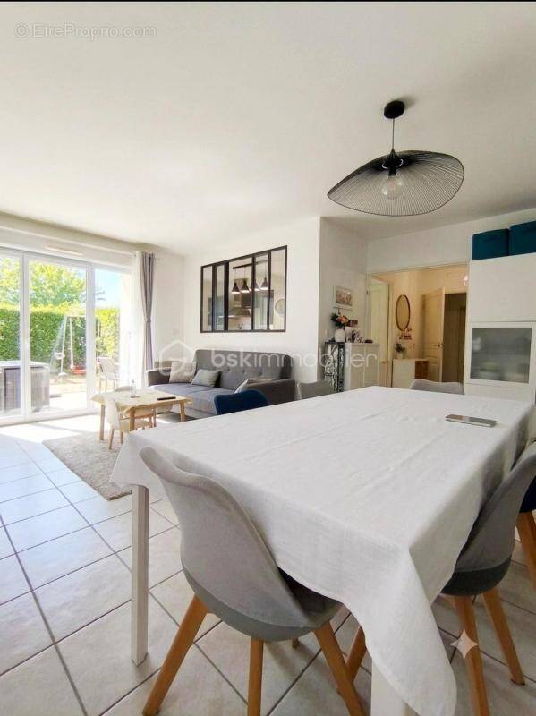 Appartement à SAINT-CYR-SUR-LOIRE