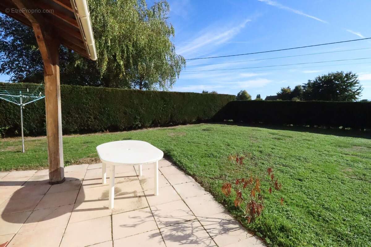 Maison à SAINT-HILAIRE-DE-LA-COTE