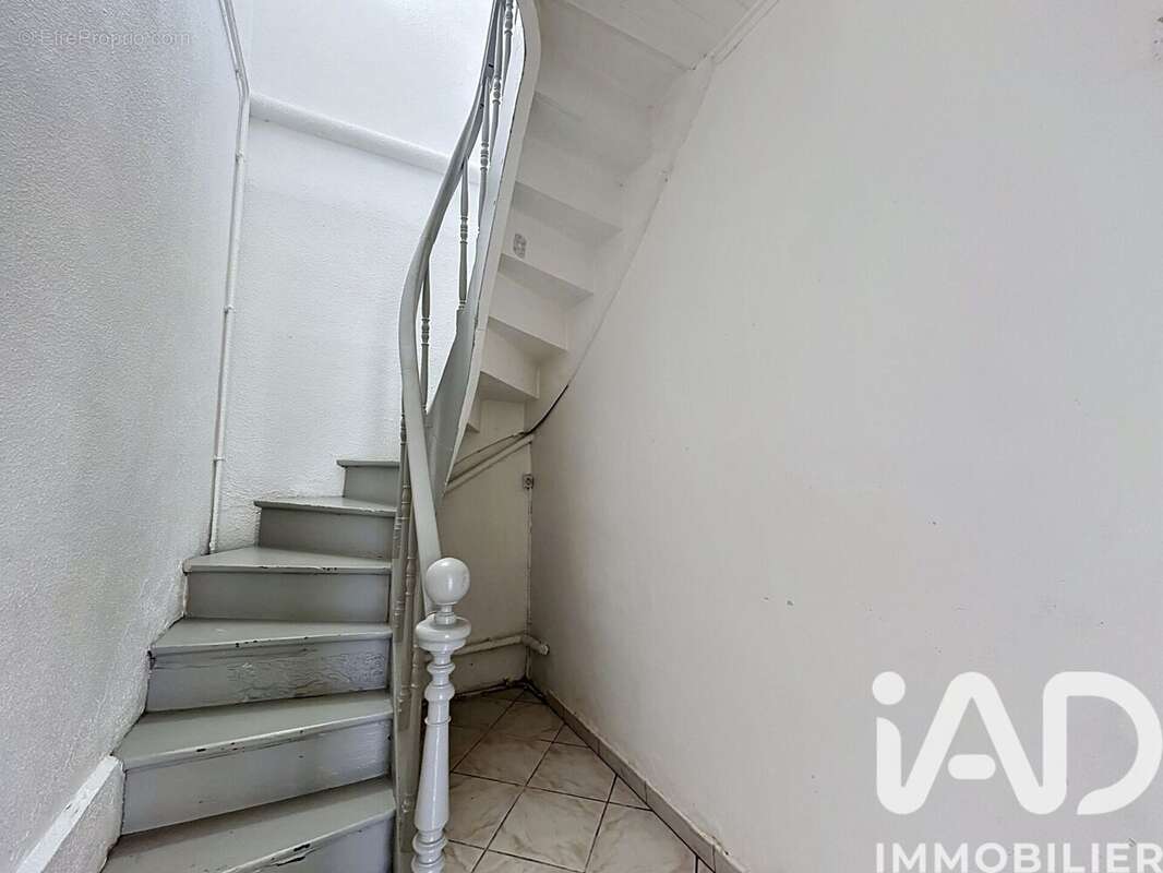 Appartement 270 m² à Guitres  - photo 5