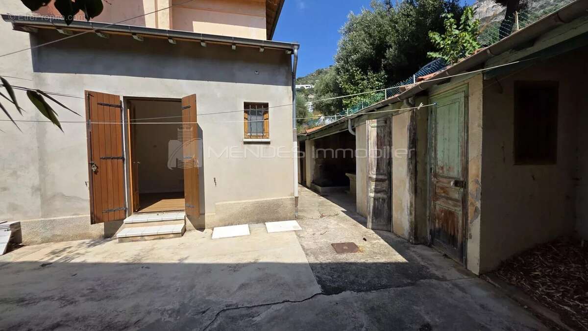 Villa de charme a renover cap d'ail centre - photo 11