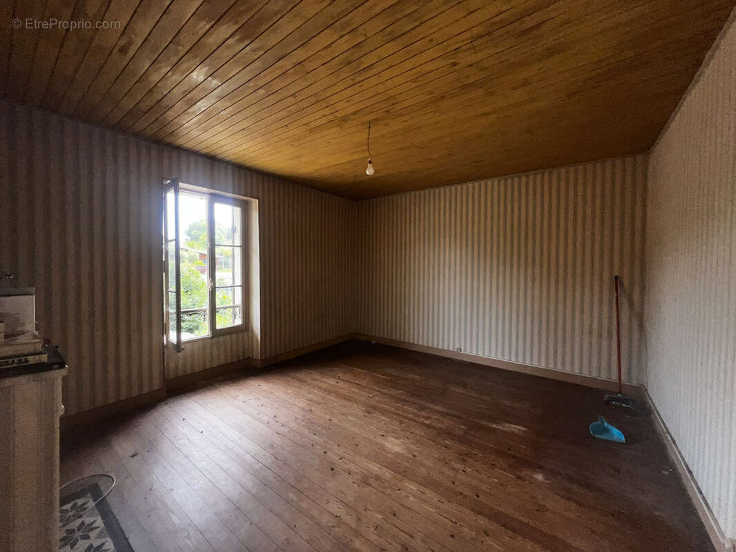 Maison à CAMBLANES-ET-MEYNAC