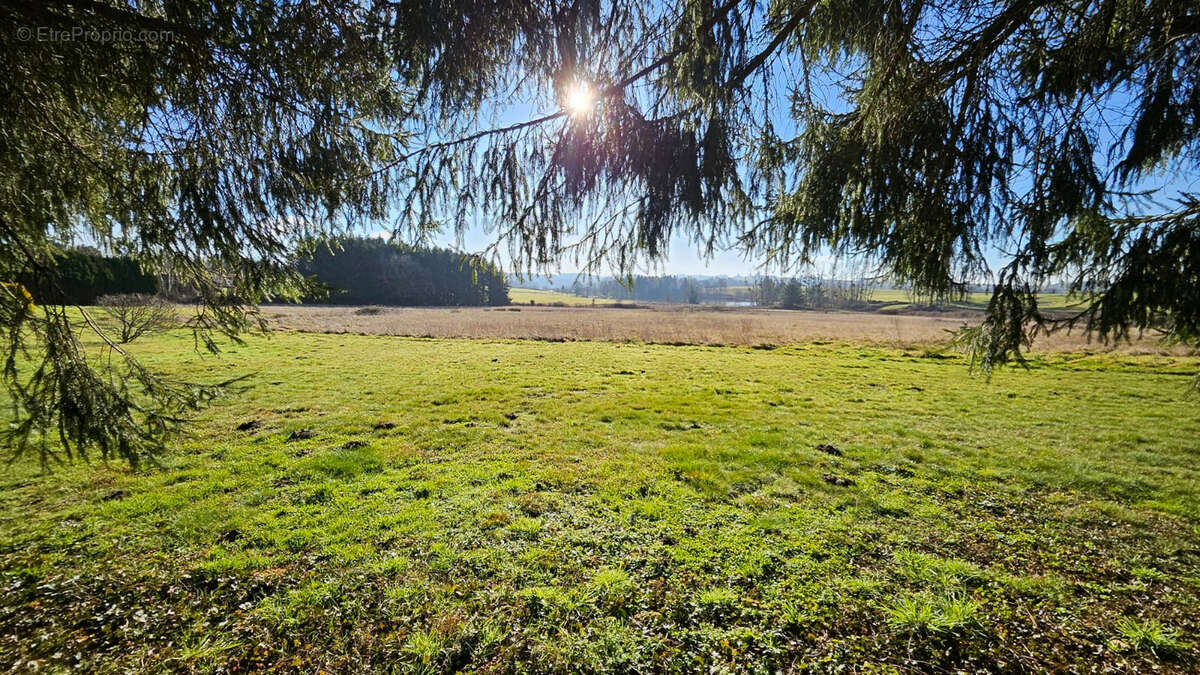Maison à SAINT-YRIEIX-LA-PERCHE