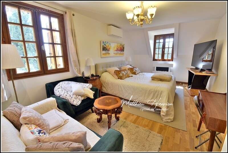 Majestueuse maison 6 chambres, 3 salles de bains/douche, 3 WC, bureau, garage, DPE C ! - photo 24