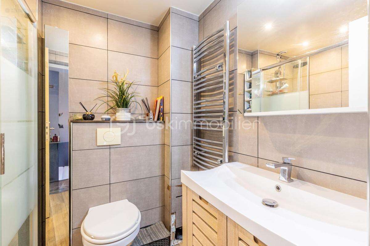 Appartement à PARAY-VIEILLE-POSTE