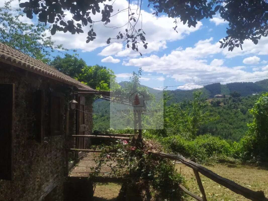 Maison à SAINT-HILAIRE-DE-LAVIT