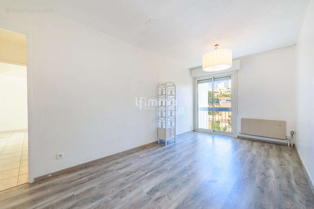Appartement à MARSEILLE-15E