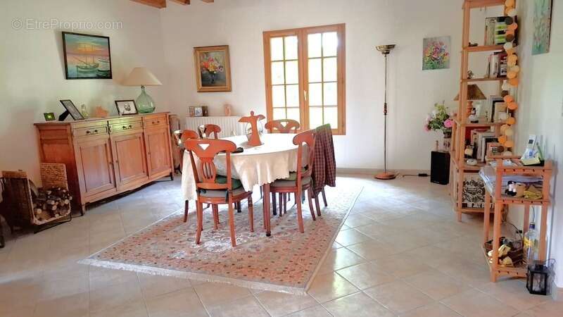 Maison à FEUCHEROLLES