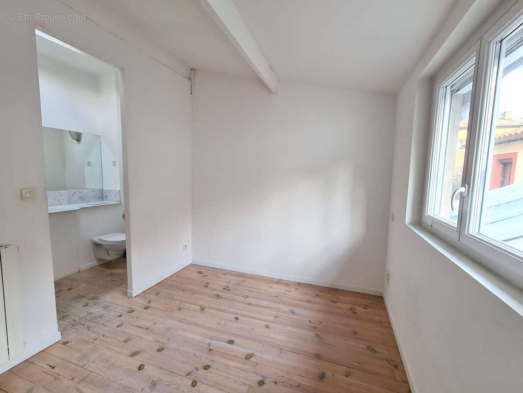  JEANNE D'ARC/RAYMOND IV : Bel appartement T3/T4 de 160m2 - photo 5