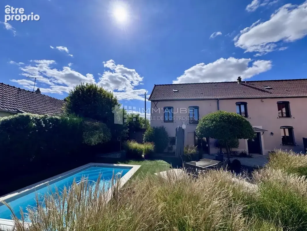 Photo Maison à Marigny-Le-Chatel au prix de 290 000€