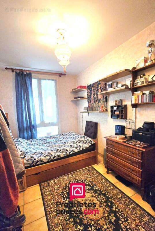 Appartement à LE CHAMBON-FEUGEROLLES