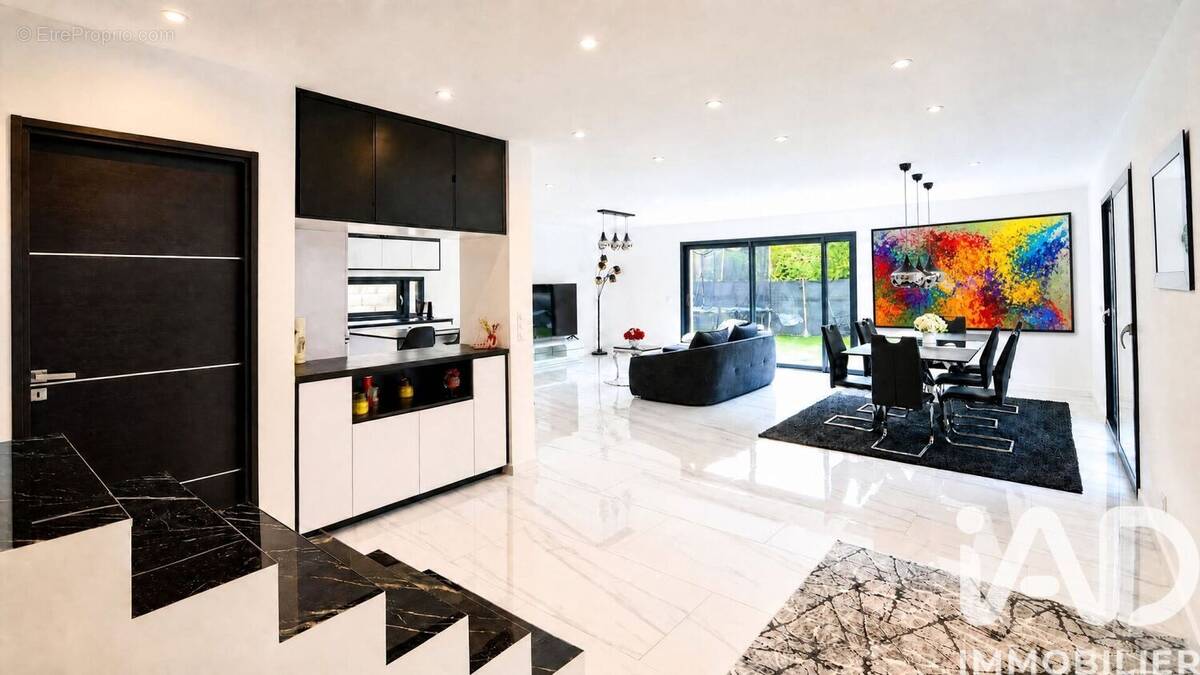 Photo 1 - Maison à VERSONNEX