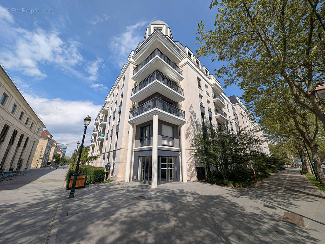 Appartement à LA GARENNE-COLOMBES