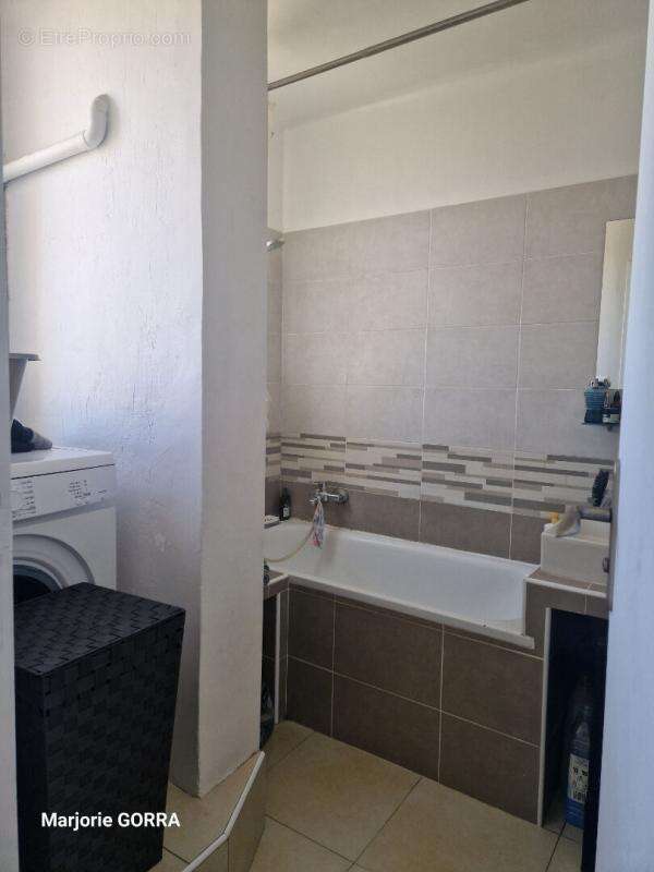 Appartement à MARSEILLE-4E