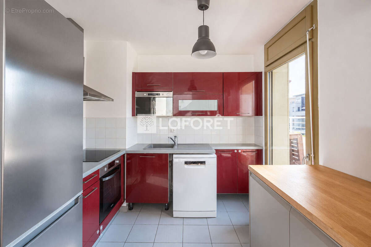 Juvisy-sur-Orge - Duplex 5 pièces de 93 m²  - terrasse de 22 m² - deux parkings et une cave - photo 4