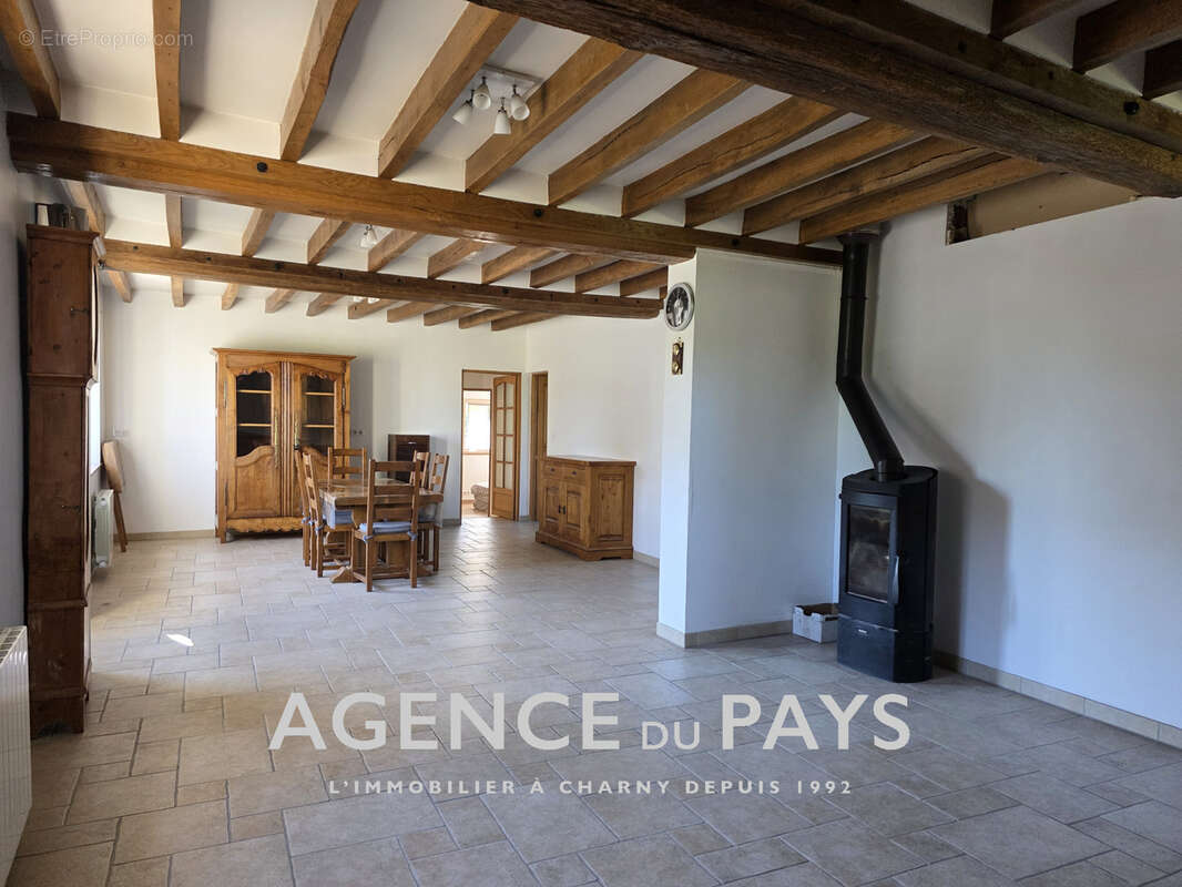 Maison à CHARNY
