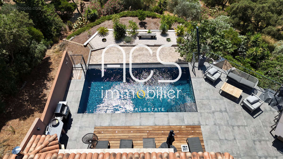 Maison à LA LONDE-LES-MAURES