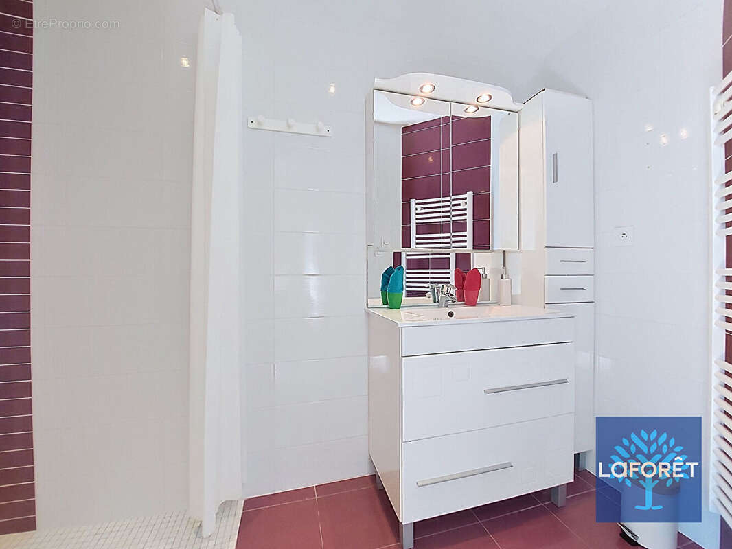 Maison en pierre 130 m² Centre bourg de Saint-Germain-de-Prinçay - photo 6