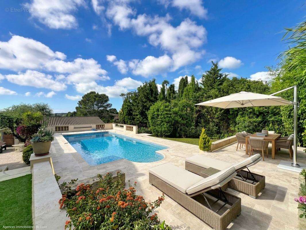 Appartement à MOUGINS